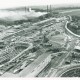Kraftwerk Lippendorf in 1964. Achter de 4 schoorstenen is De Kippe zichtbaar.